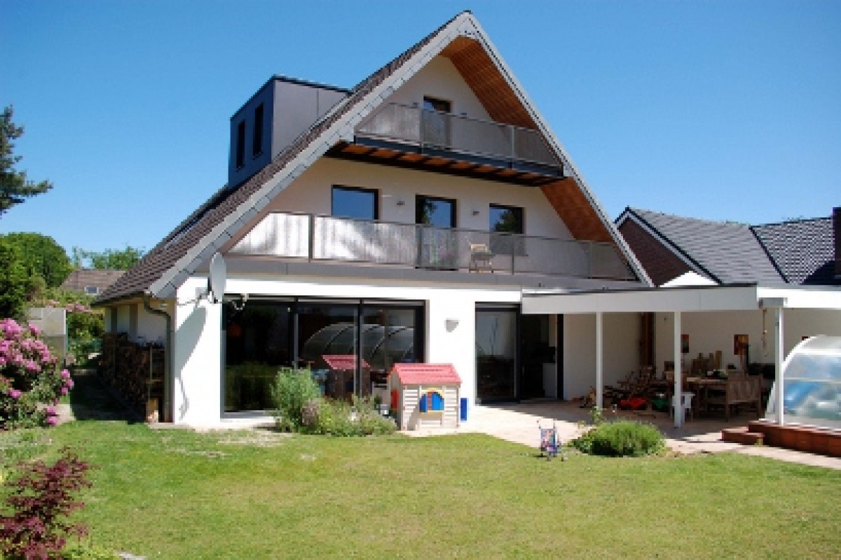 Objekt 34: Modernisierung eines freistehenden Einfamilienhaus auf Neubau-Niveau (EnEV 2007)