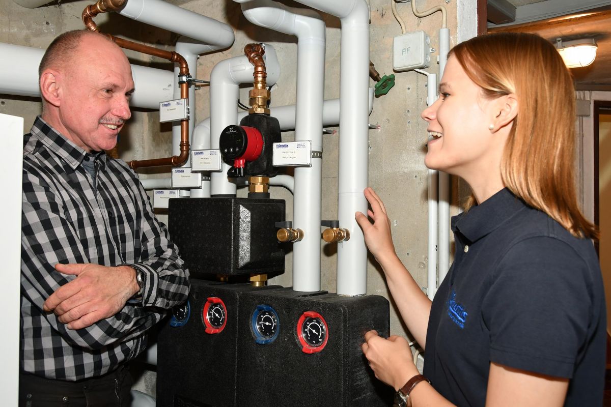 Beratungssituation Heizungspumpe