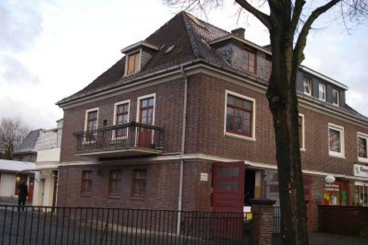 Objekt 20: Umbau einer Autowerkstatt zu einem Bauinformationszentrum - Bremen-Hulsberg